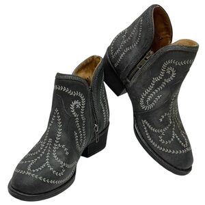 STERLING RIVER GRAY & WHITE EMBROIDERED VINES LEATHER ANKLE BOOTS SZ 6.5 EUC